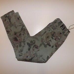 NWT - Buffalo David Bitton Skinny Floral Jeans